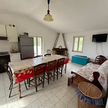 Cardara Valley Hotel